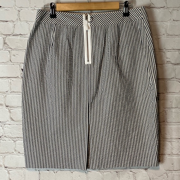 NWT J. Crew Seersucker Pencil Skirt - Picture 7 of 11